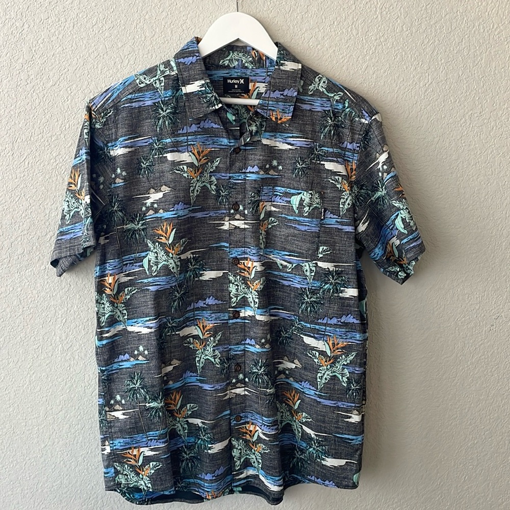 Hurley Hawaii’n shirt